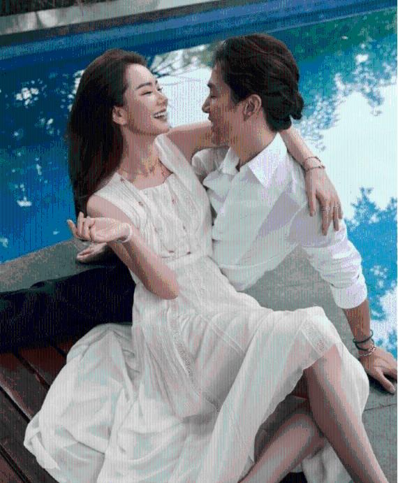 可爱的女生解救