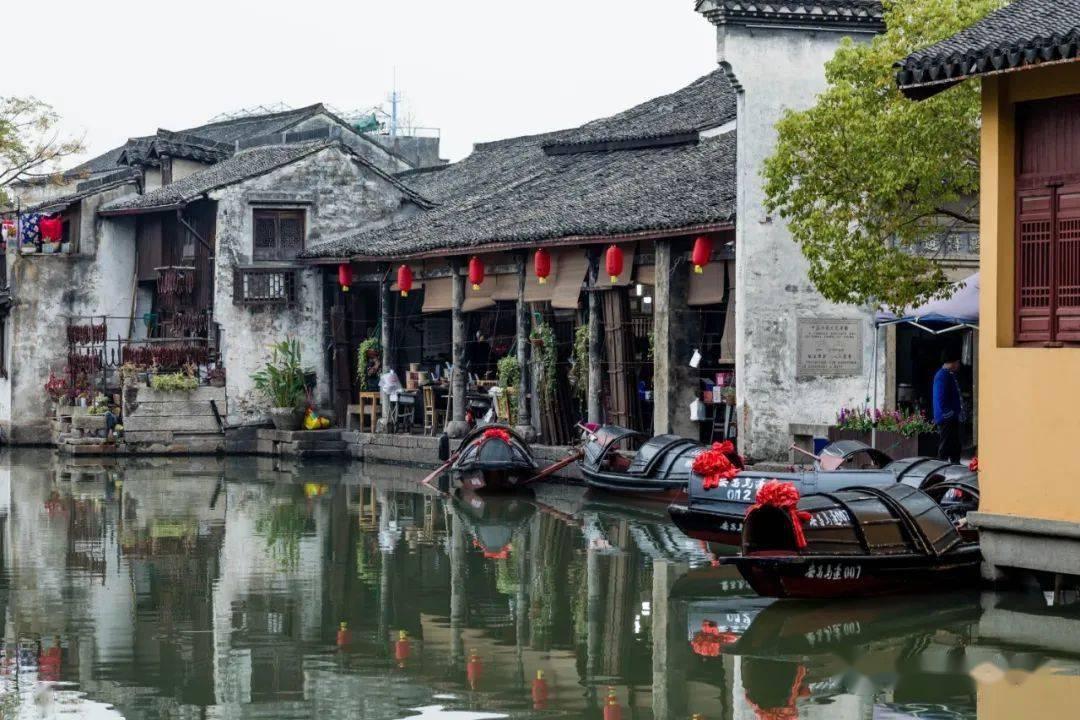 威廉王子与哈里王子原本情同手足,是什么原因让兄弟俩反目成仇?