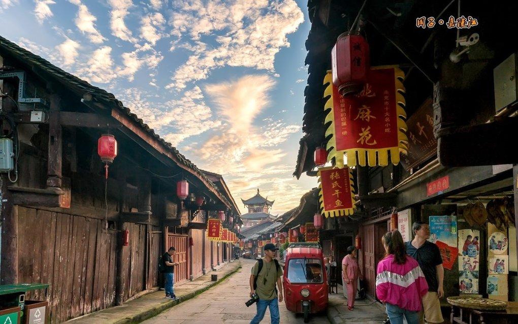 打造人形机器人产业高地